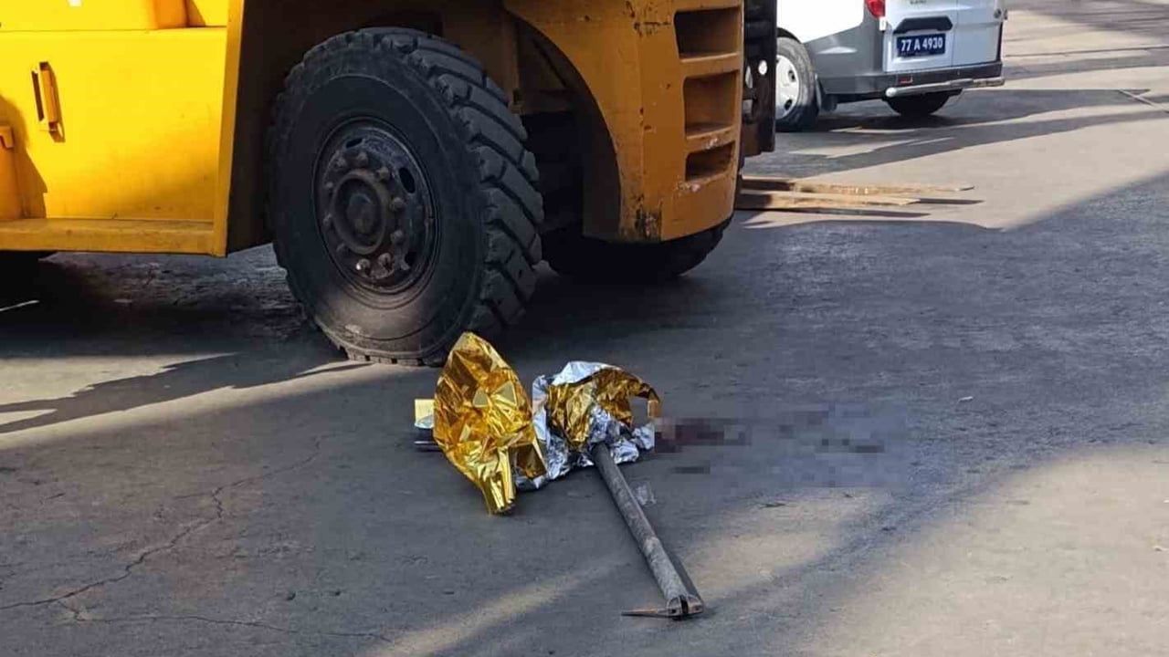 Tersanede kör noktada kalan işçi forklift çarpması sonucu yaşamını yitirdi