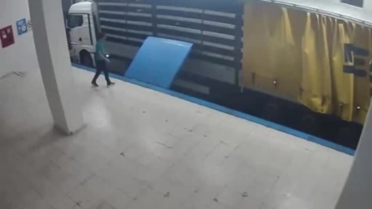 Tırın gizli bölümünde yakalanan şüpheli Hamzabeyli'de yurt dışına kaçma girişiminde gözaltına alındı