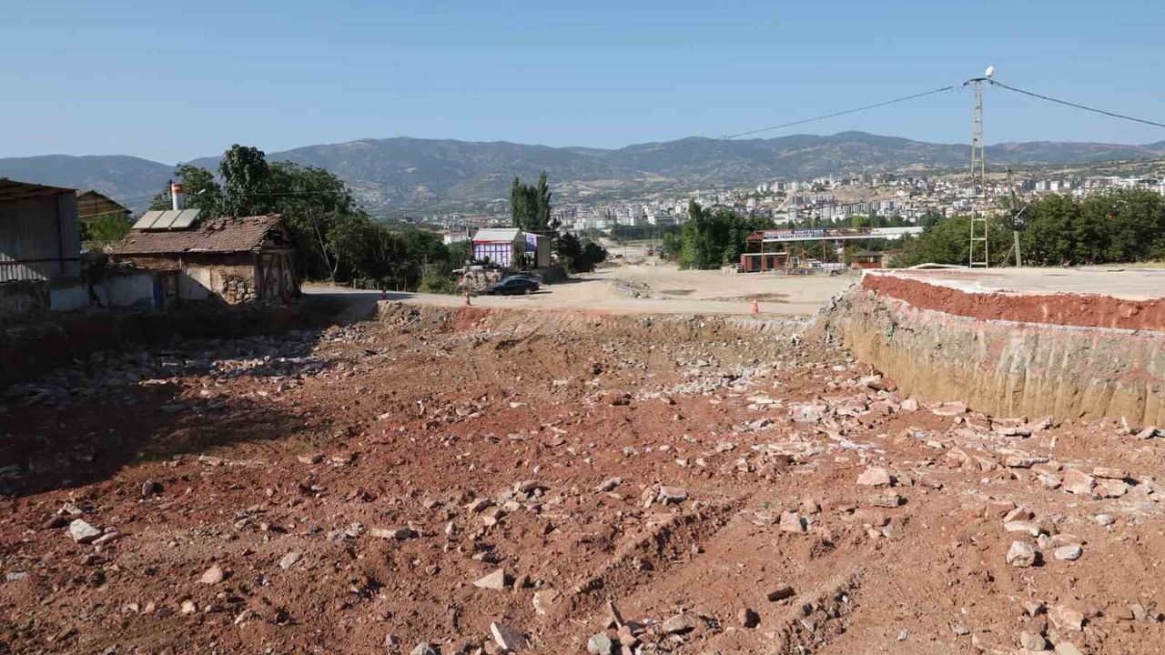 Tokat’ta kuzey-güney bağlantısını güçlendirecek ulaşım koridorunda sona yaklaşıldı