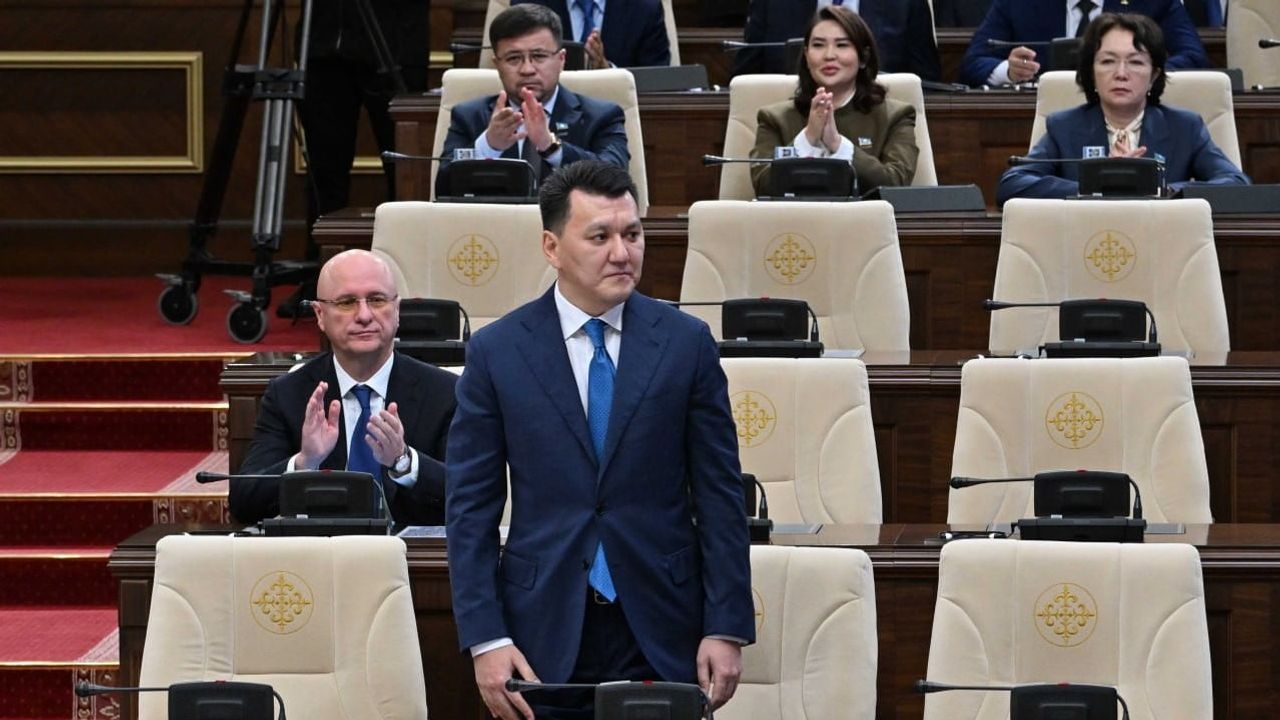 Tokayev yönetiminde yetki paylaşımı: Erlan Karin cumhurbaşkanı yardımcısı, Oljas Bektenov başbakan
