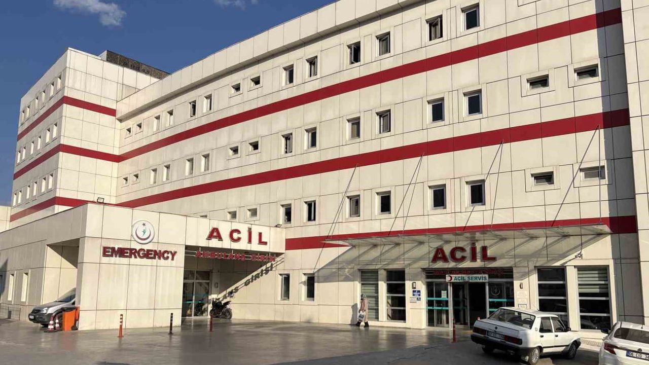 Tosya'daki kazada Çorum FK oyuncusu Atakan Akkaynak ve eşi yaralandı