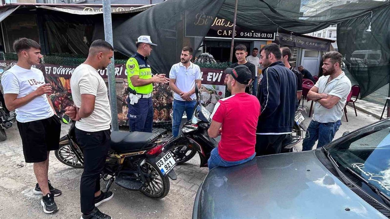 Trafikte bilinç için sahaya çıktılar: Jandarma 6 ilçede bin 719 vatandaşa ulaştı