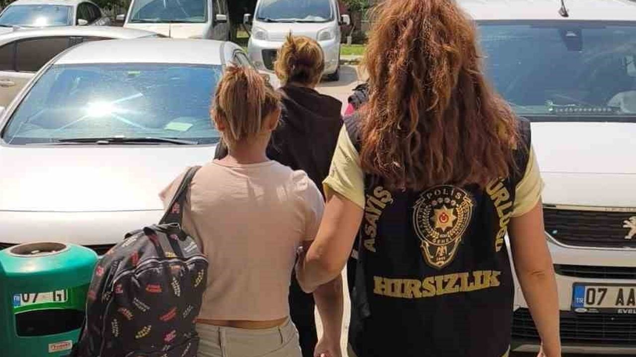 Tramvayda yankesicilik suçlamasıyla iki kişi tutuklandı