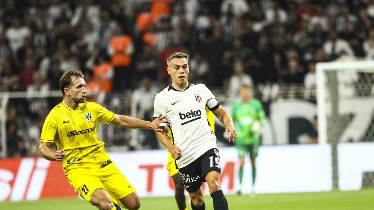 Trossard Beşiktaş formasıyla ilk kez taraftar önünde