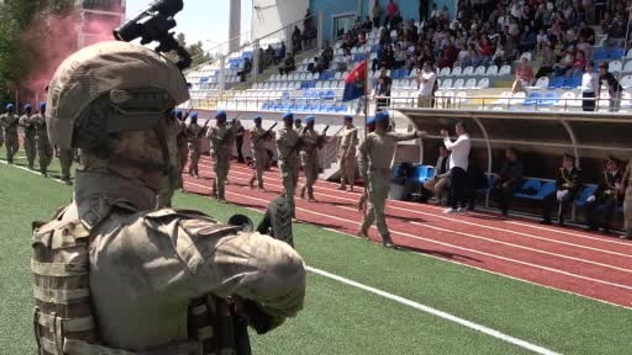 Tunceli’de 30 Ağustos coşkusu: stadyumda tören, komando ve gençlik gösterileri