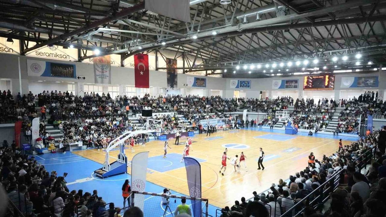 Turgutlu Belediyespor'dan salon reklam paketleri: 23 tribün içi alan satışta