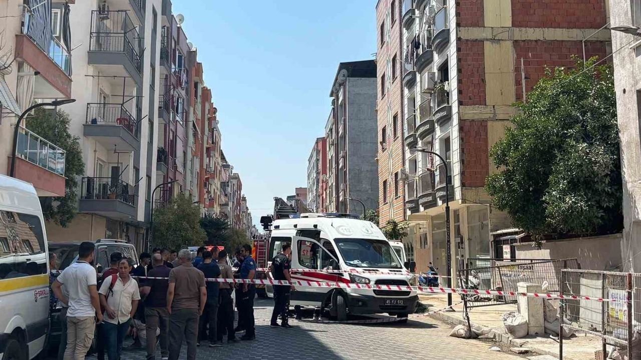 Turgutlu'da inşaat çatısından düştüğü iddia edilen kişi ağır yaralandı