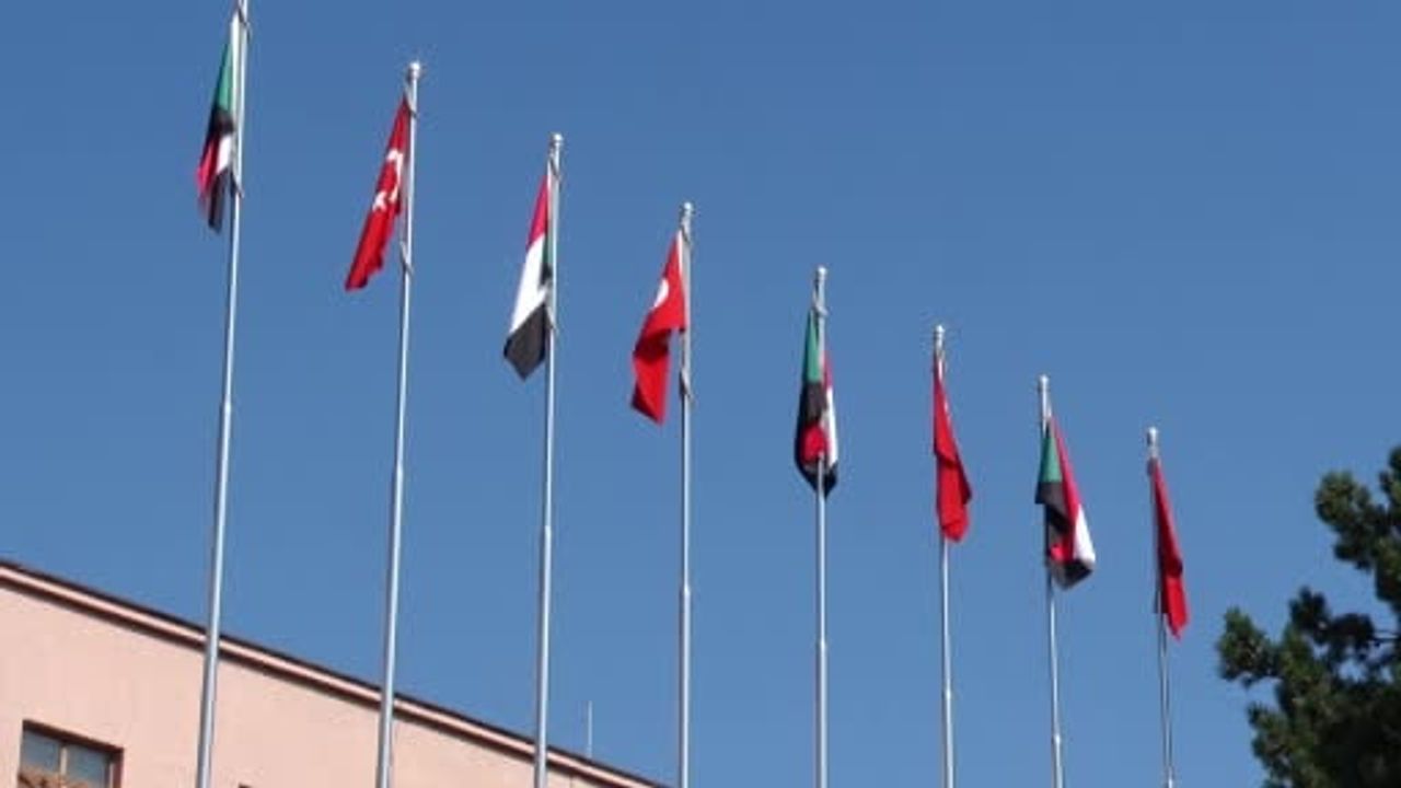 Türkiye'de resmi ağırlama: Bayraktaroğlu ile Elatta'nın askeri görüşmesi