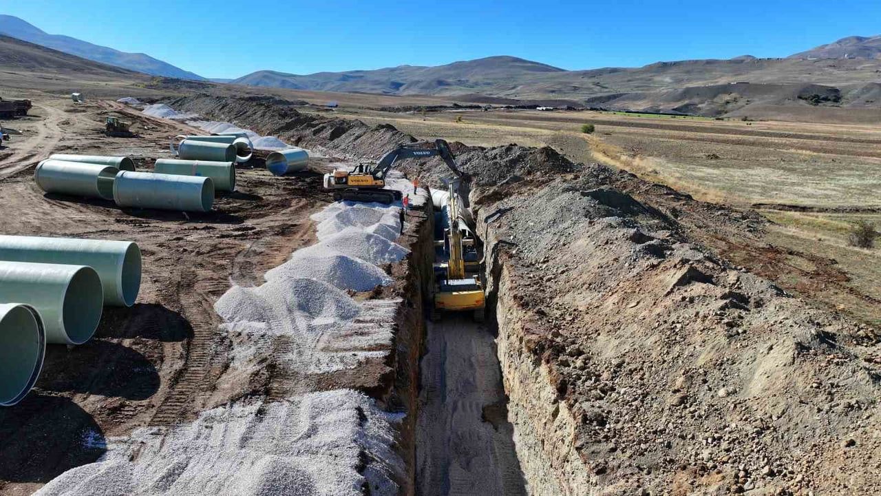Turnaçayırı ile Erzincan'da tarım dönüşümü hızlanıyor, inşaat yüzde 52 ilerledi