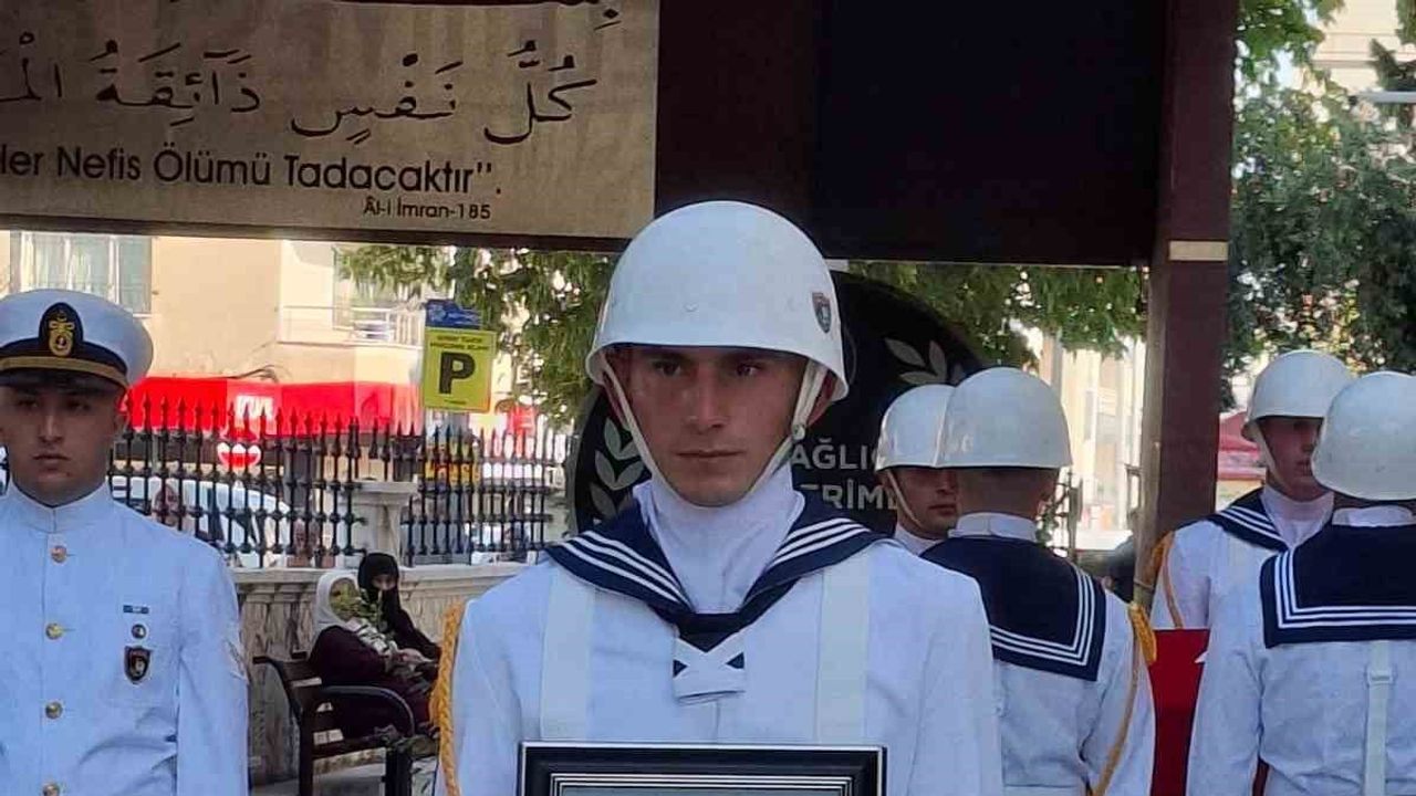 Üç tekerlekli bisiklet kazasında yaşamını yitiren Kıbrıs gazisi toprağa verildi