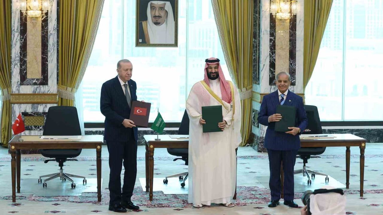 Üç ülke ortak savunma anlaşmasıyla stratejik işbirliğini güçlendiriyor