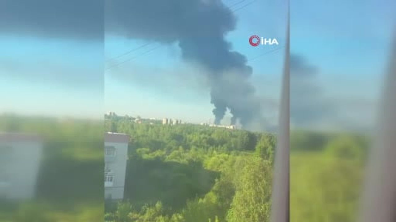 Ukrayna, sınırdan uzak iki rafineri ve Karadeniz devriyelerini hedef aldı