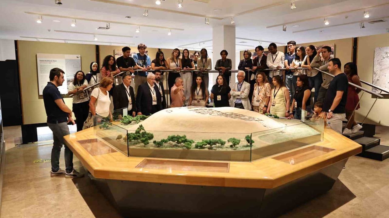 Uluslararası gençler Kırşehir'in tarih ve kültür rotasını keşfetti
