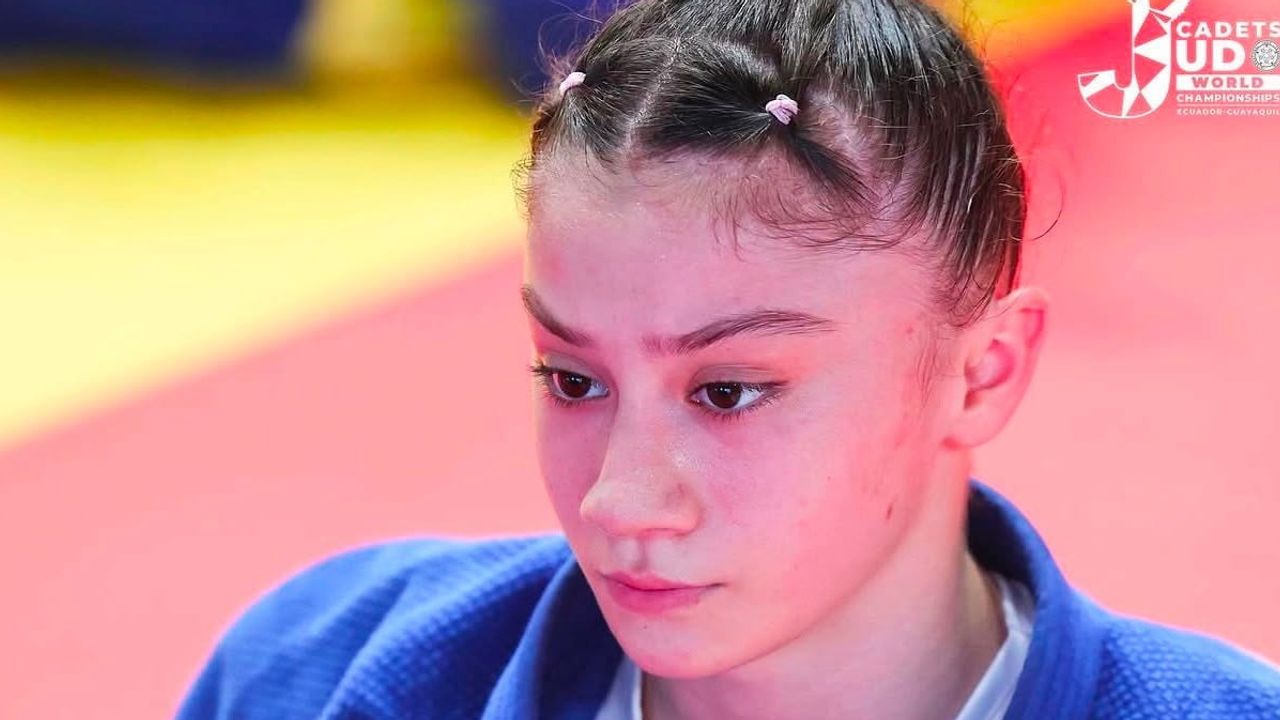 Ümraniye'den tatamiye: Sema Nur Yüksel dünya ikinciliğine uzandı