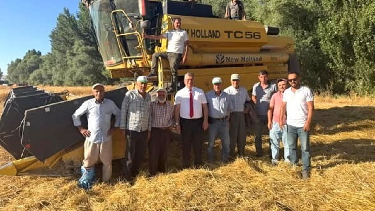 Üniversite tarlaya indi, çiftçinin deneyimi bilimle buluştu