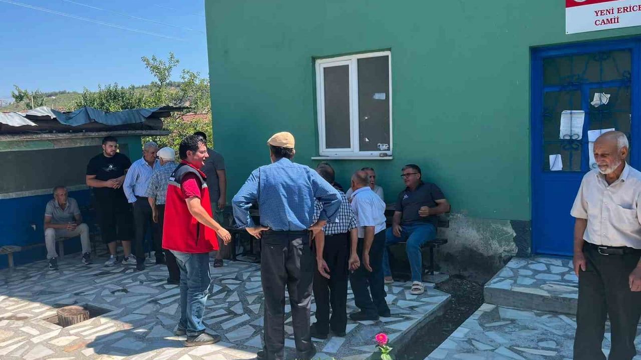 Uşak'ta tarım ekipleri sahada üretici ve işletmelerin taleplerine öncelik veriyor
