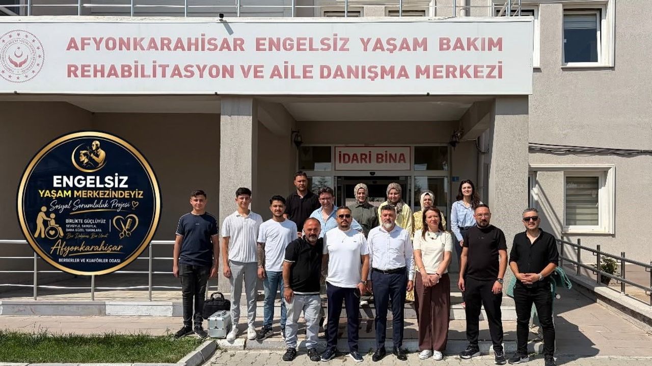 Ustaların gönüllü dokunuşu Afyonkarahisar'da özel bireylere ücretsiz saç bakımı