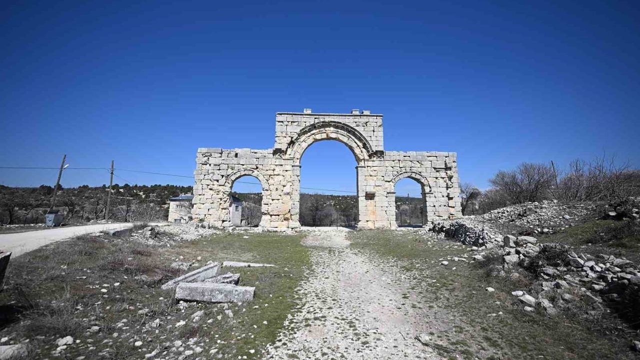 Uzuncaburç Arkeoköy projesiyle turizme ve üretime nefes veriyor