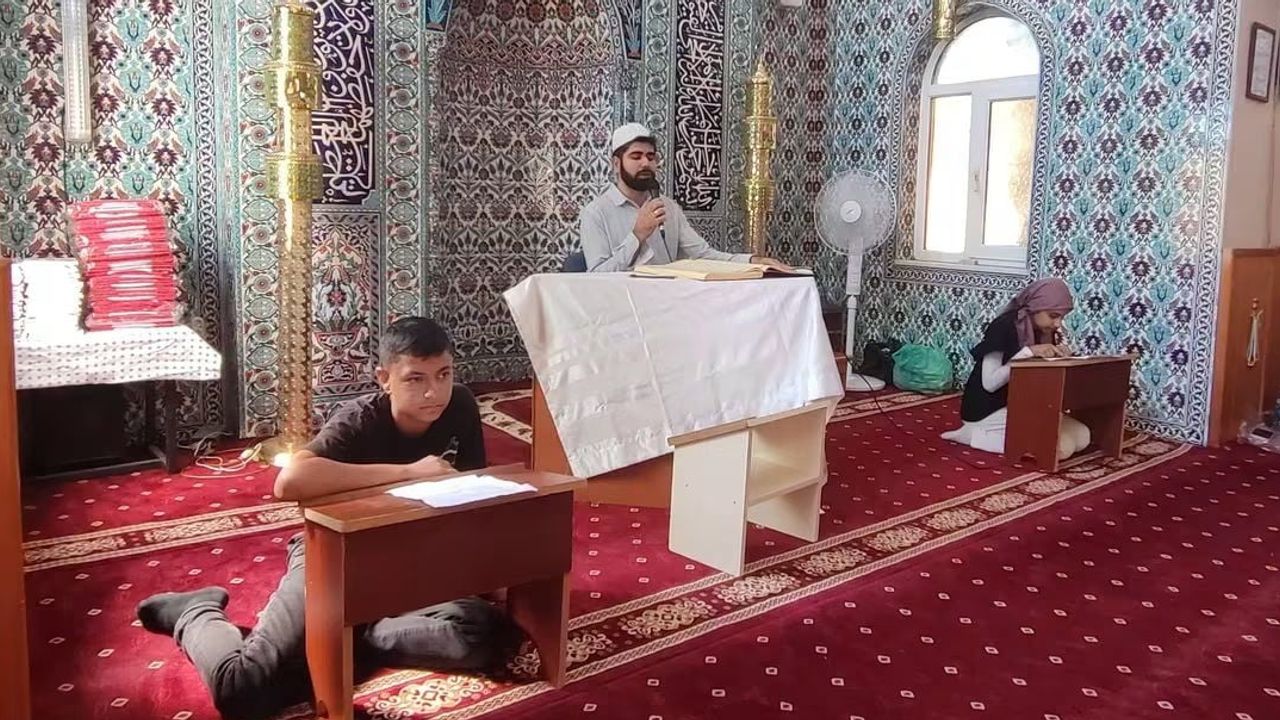 Uzunköprü’de çocuklar Kur’an-ı Kerim ile geçen yazı uğurladı