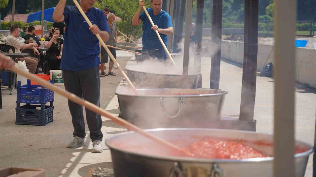 Vadipark'ta kazanlar kaynıyor: Bilecik'te belediye destekli salça dönemi