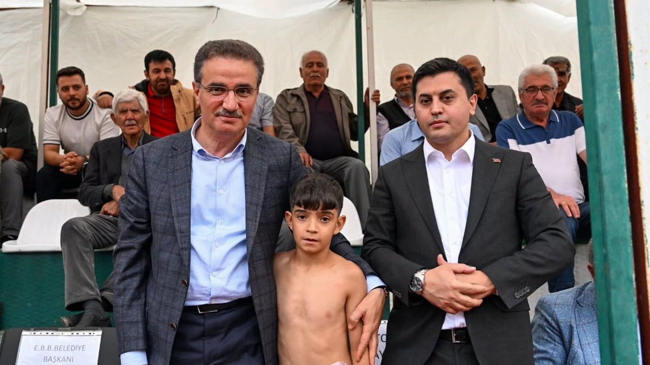 Vali Baruş ve Sekmen Tortum'da karakucak heyecanını paylaştı