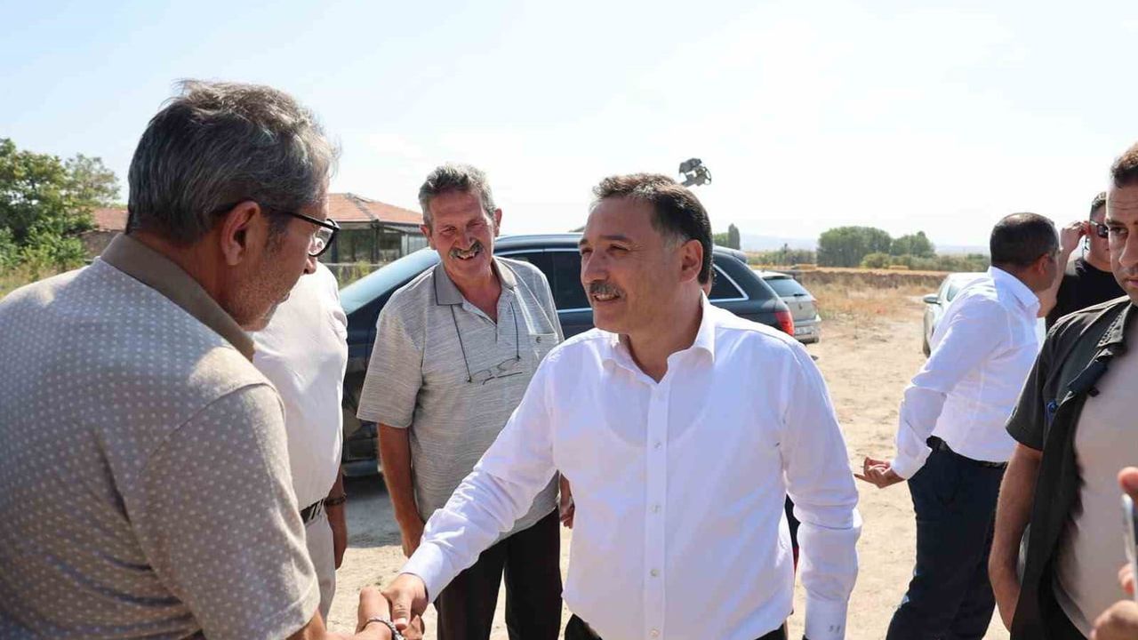 Vali Gökmen Çiçek Elmalı'da kapı kapı ziyaret ederek talepleri yerinde dinledi