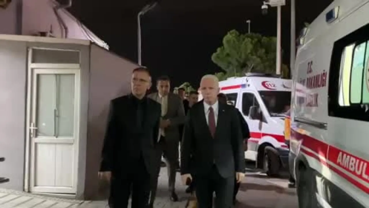 Vali Gül hastanelerde: İETT kazasındaki yaralılara geçmiş olsun dilekleri