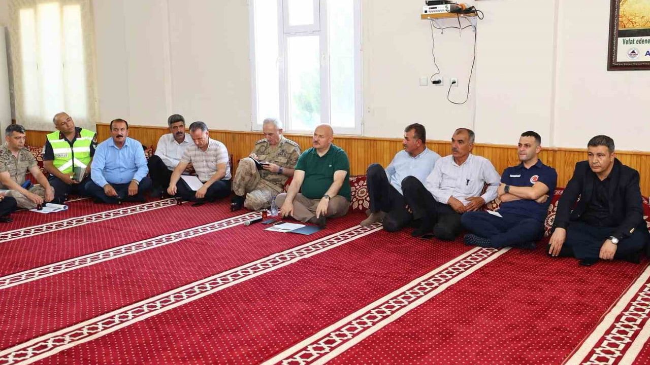Vali Küçük köylerde öncelikleri vatandaşla belirledi