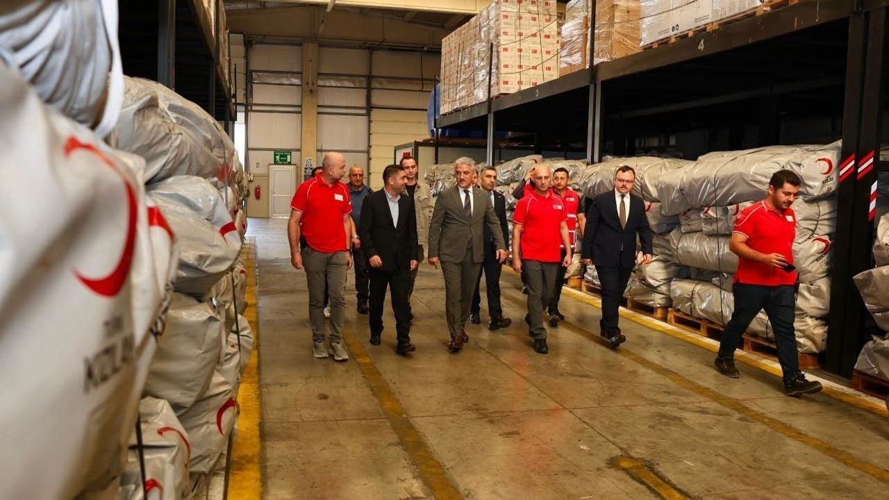 Vali Makas, Kızılay'ın Kaynaşlı merkezinde afet hazırlıklarını denetledi