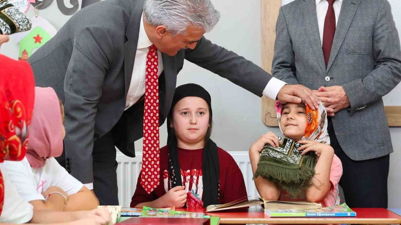 Vali Makas'tan kültür mahallesi'nde yaz kursu ziyareti