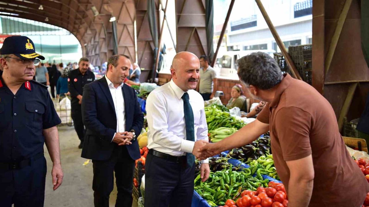 Vali Osman Varol Çine pazarında esnafla buluştu, talepleri yerinde dinledi