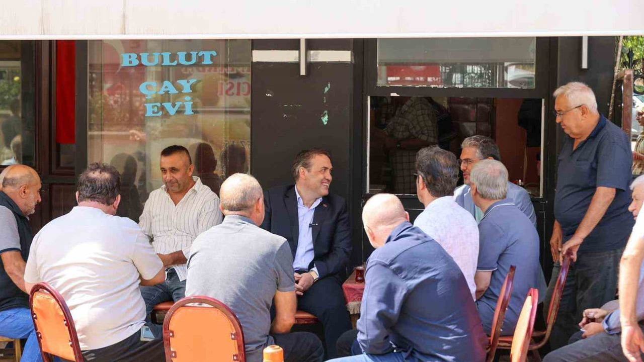 Vali Sözer kahvehanede vatandaşların taleplerini dinledi