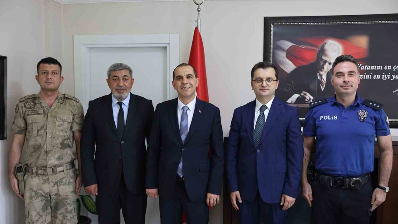 Vali Taşolar, kaymakam Kayaş'la ilçedeki çalışmaları görüştü