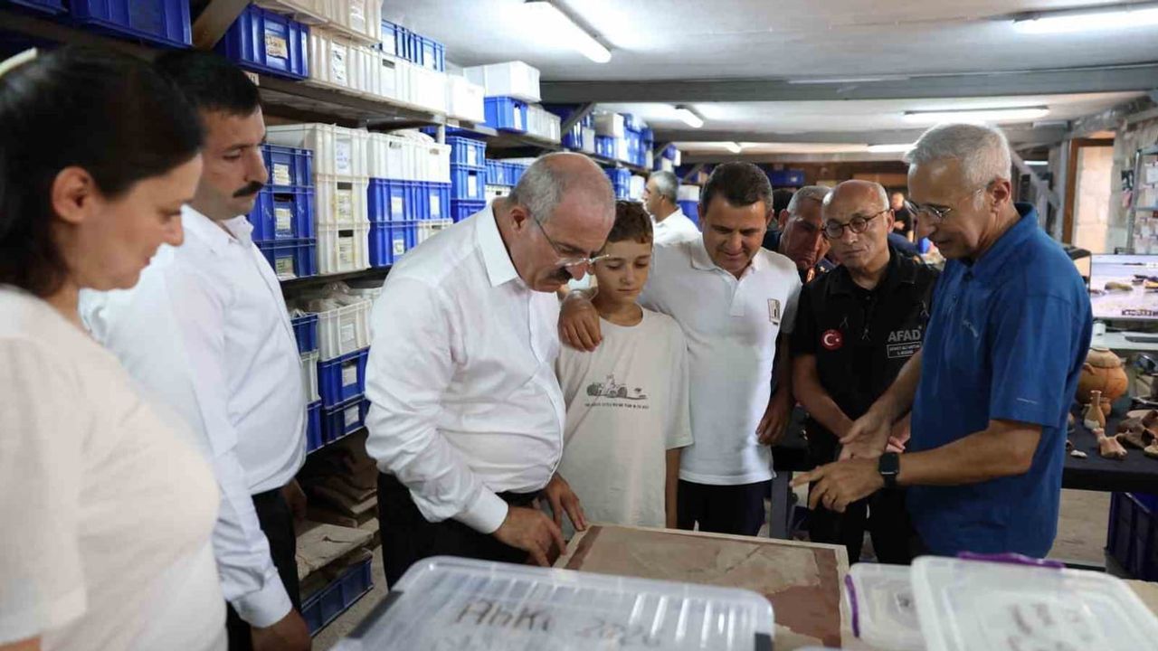 Vali Toraman antik kentlerdeki çalışmaları sahada değerlendirdi