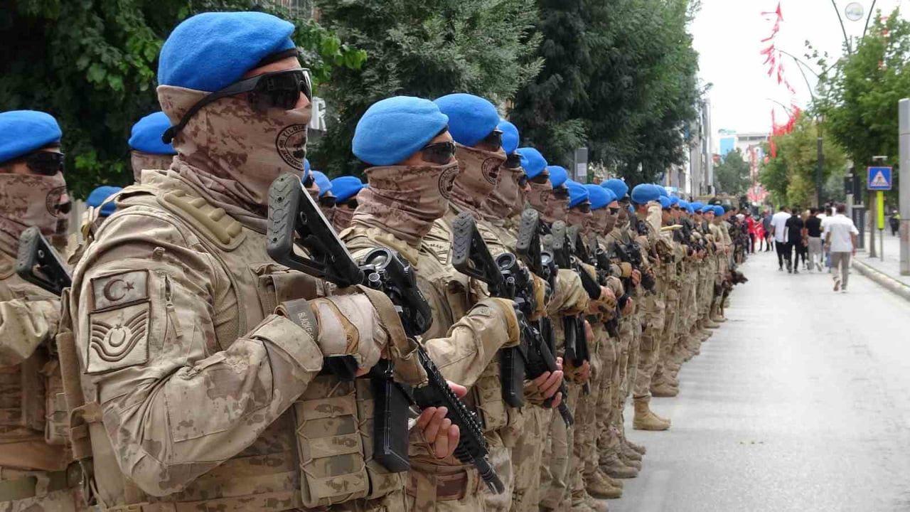 Van’da 30 Ağustos coşkuyla kutlandı