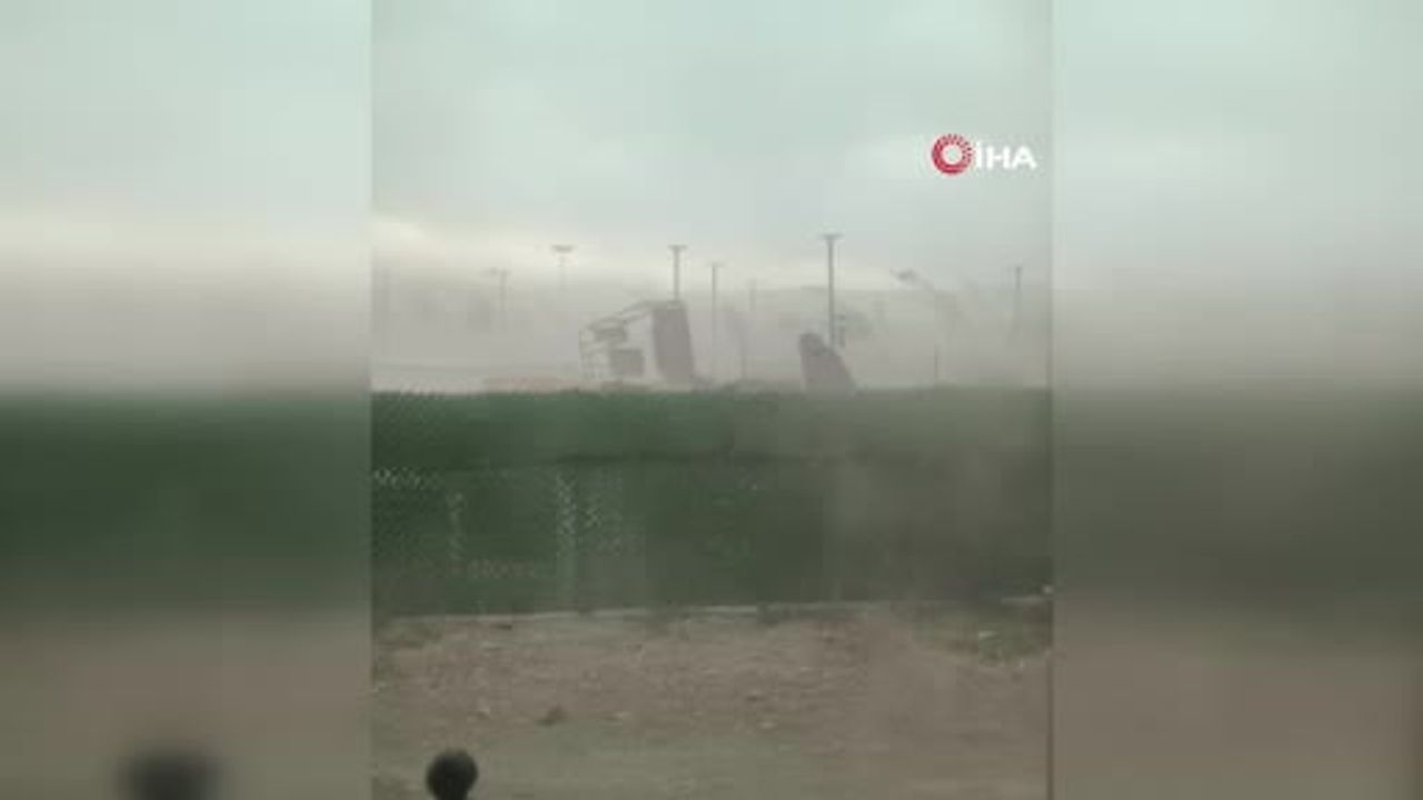 Van'da fırtına park ve sahil alanlarını vurdu