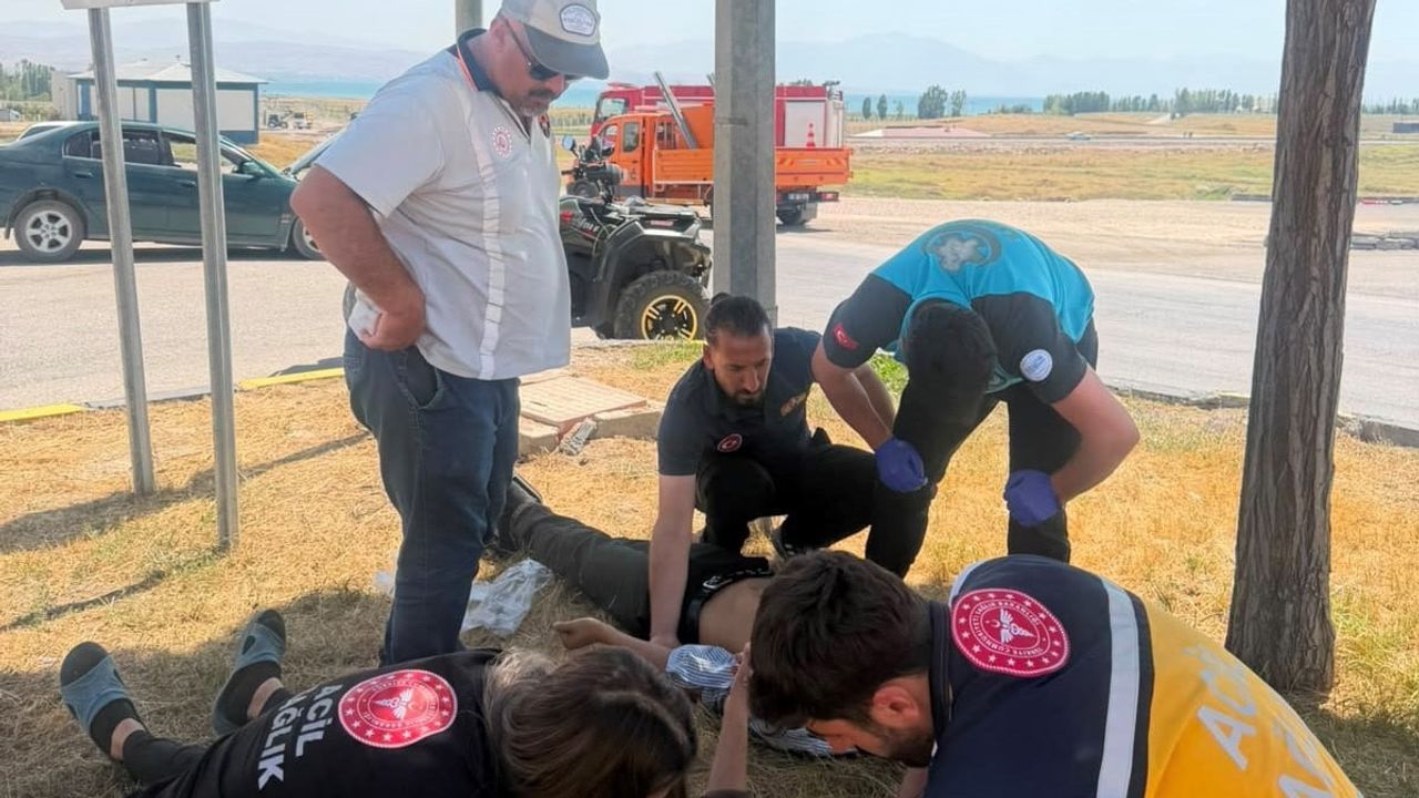 Van Tuşba'da organize sanayi kavşağında kaza: iki kişi hafif yaralandı