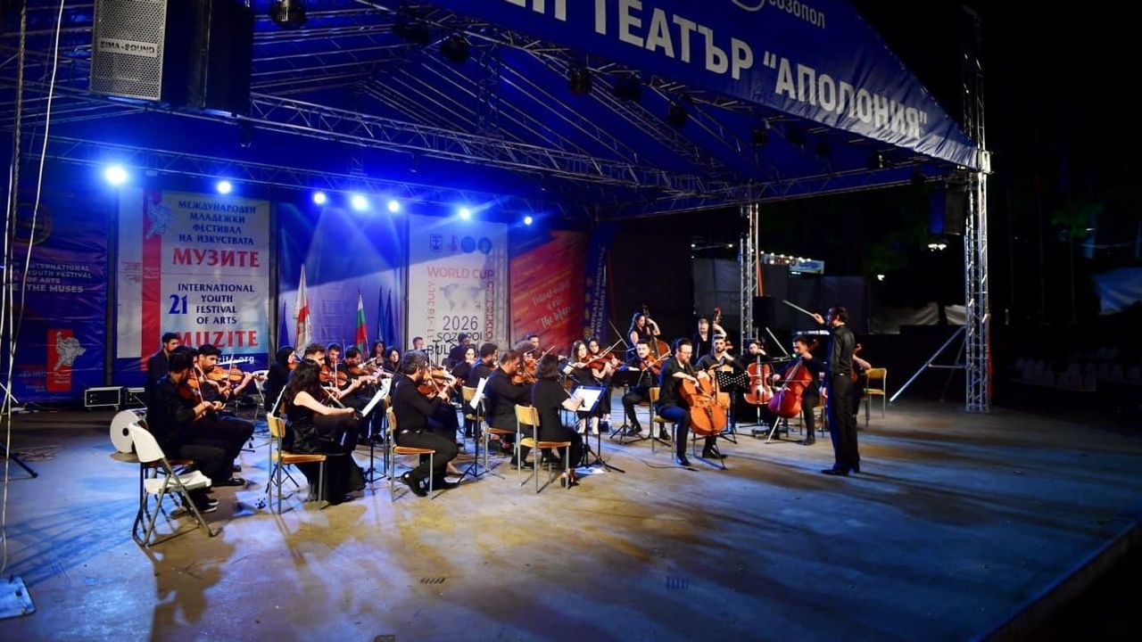Van YYÜ orkestrası Sozopol'de festivalin en yüksek ödülünü kazandı