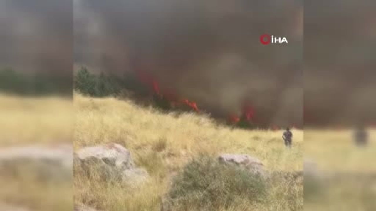 Vatandaşların ihbarı sayesinde Altındağ'daki ot yangını kontrol altına alındı