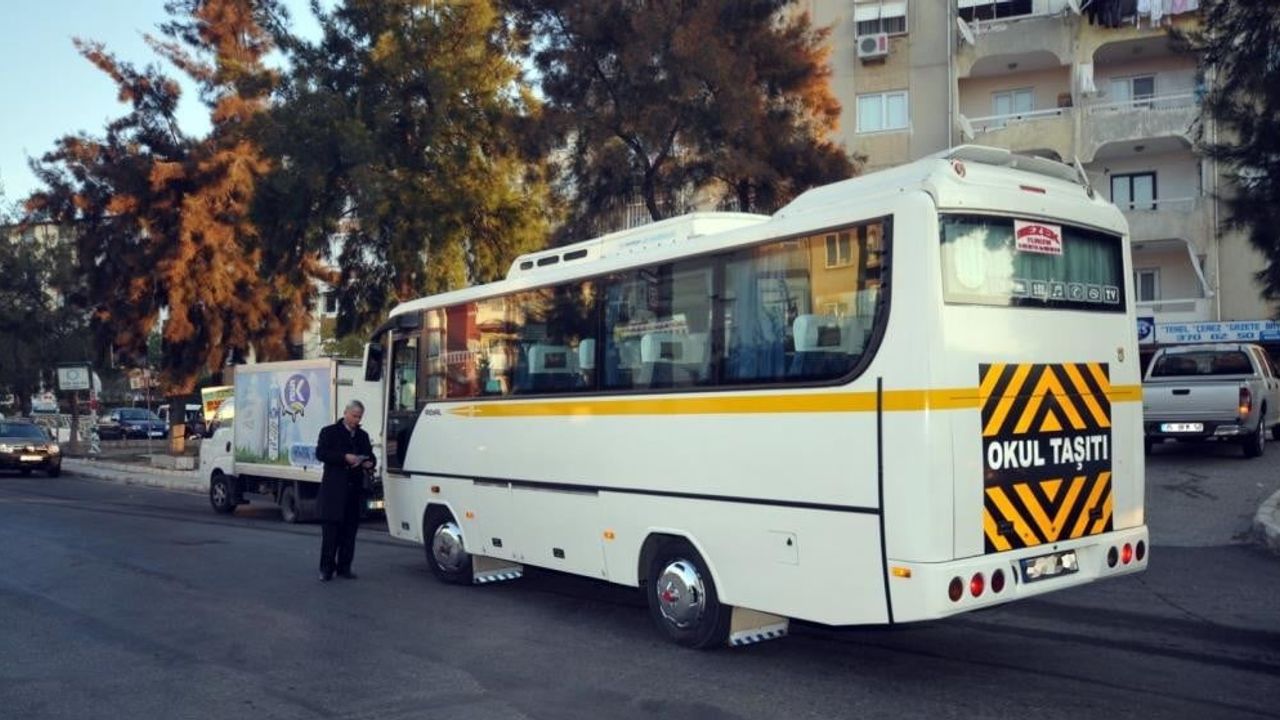 Velilerin bütçesine yeni yük: İzmir'de öğrenci ve personel servisleri yüzde 20 zamlandı