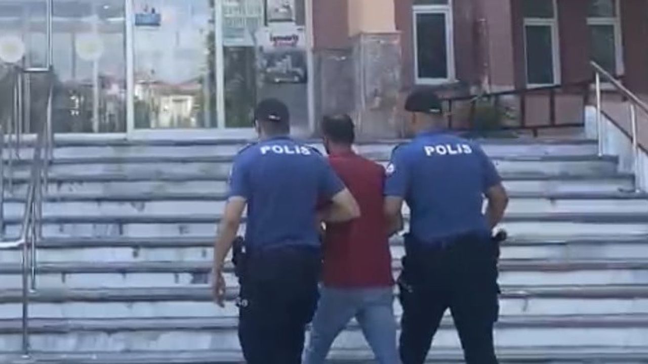 Vezirköprü'de 19 yıllık kesinleşmiş ceza ile aranan E.Ç. cezaevine teslim edildi