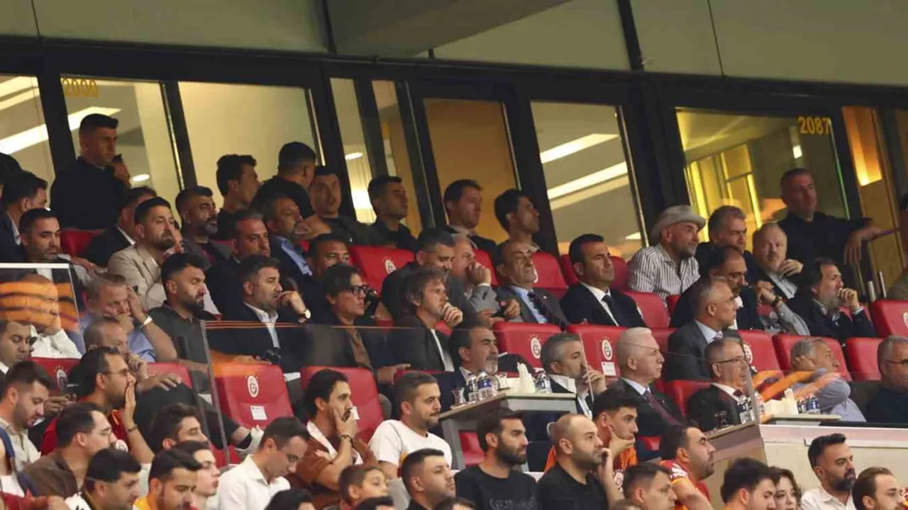 Vincenzo Montella statta gözlem yaptı: milli takım teknik direktörü açılış maçını izledi