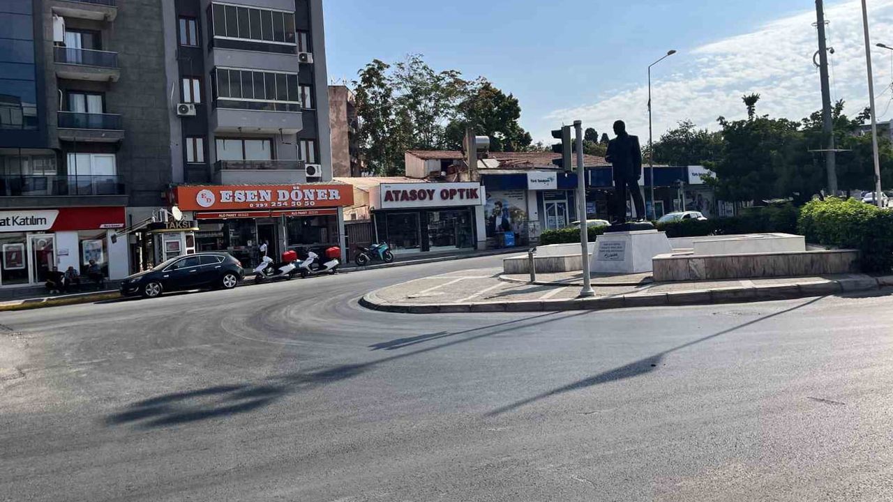 Virajda kopan su tankeri kaldırımdaki vatandaşı son anda atlattı