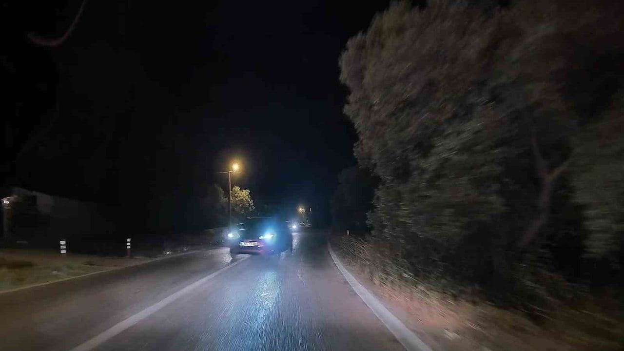 Virajda tehlikeli manevra Erdek'te sürücüleri korkuttu
