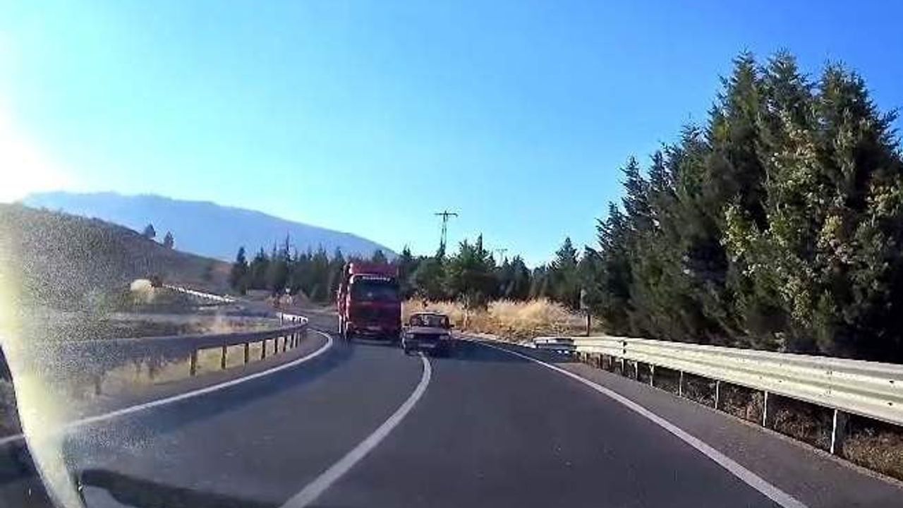 Virajda tehlikeli sollama, zamanında freniyle çarpışmayı engelledi