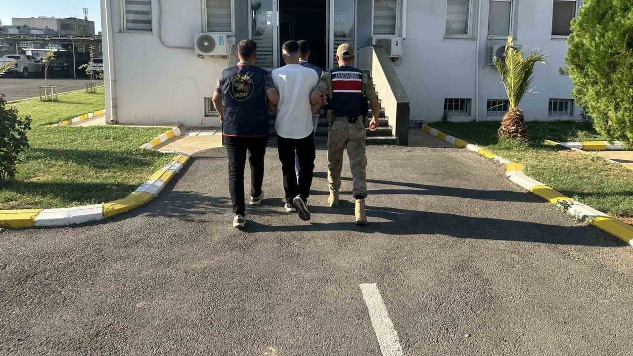 Viranşehir'de aranan hükümlü uyuşturucu ticaretinden 15 yıl 6 ay hapis cezasıyla yakalandı