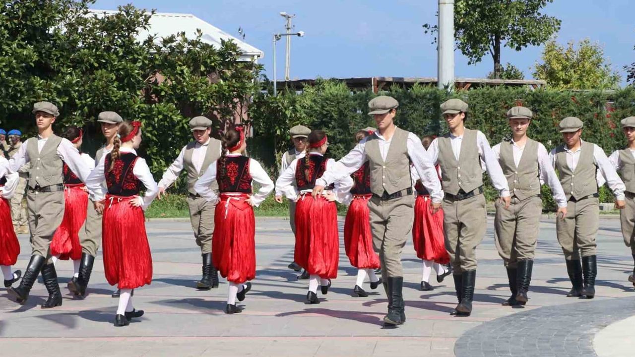 Yalova’da zafer coşkusu meydanı doldurdu