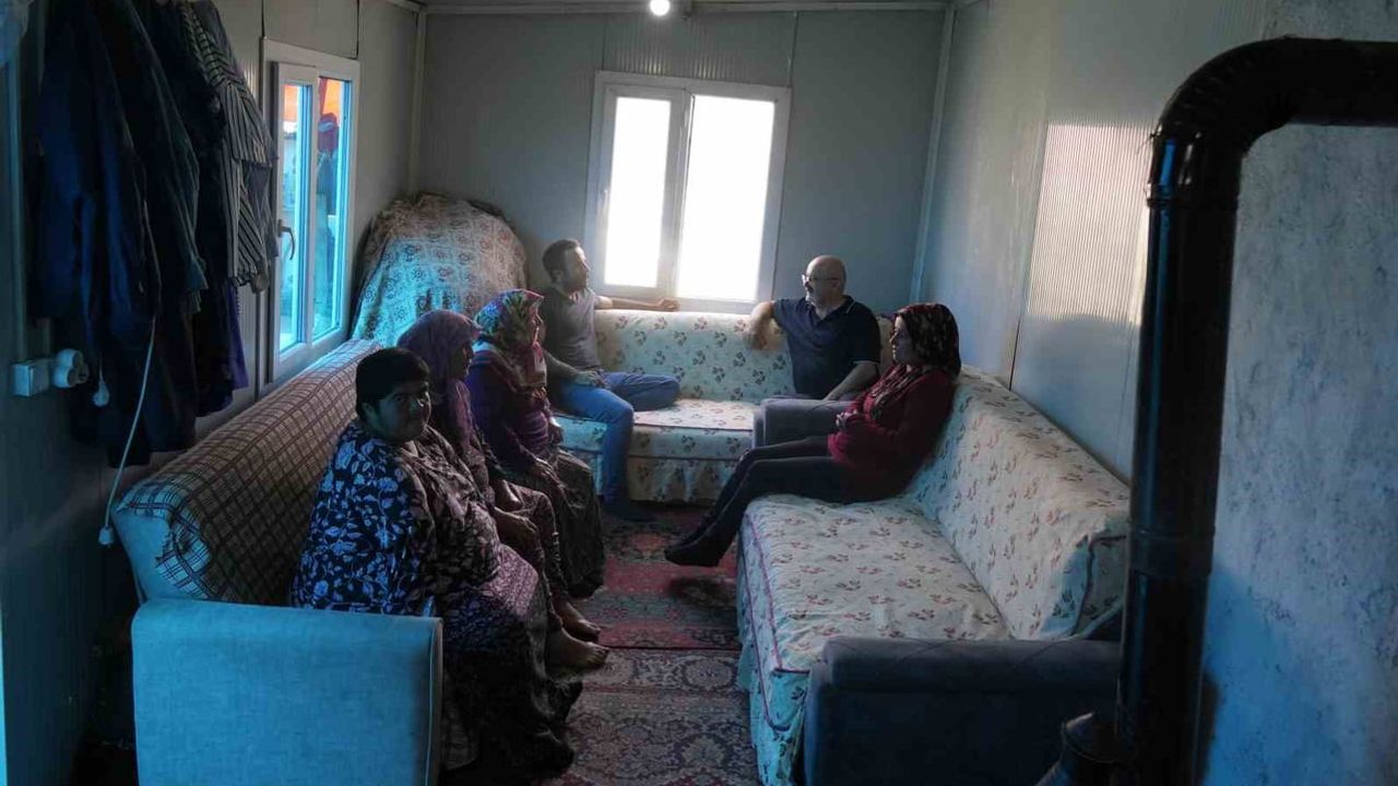yardımla toparlanma umudu sönen aile konteynerde yaşam mücadelesi veriyor