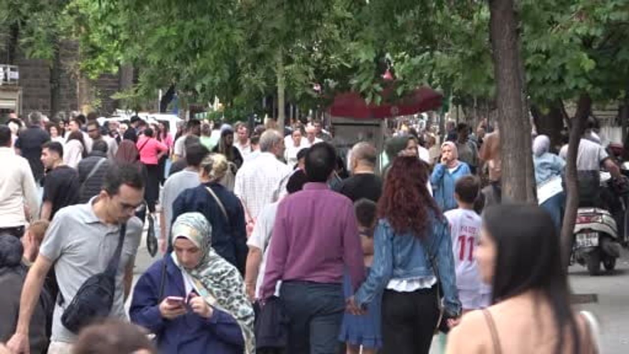 yargıtay: eve misafir almamak ve sürekli eşya değiştirmek ağır kusur sayıldı