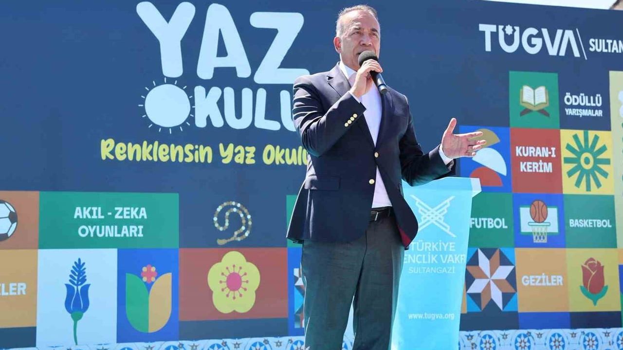 Yaz boyunca eğitim gören çocuklara sertifika: Sultangazi'nde tören coşkusu